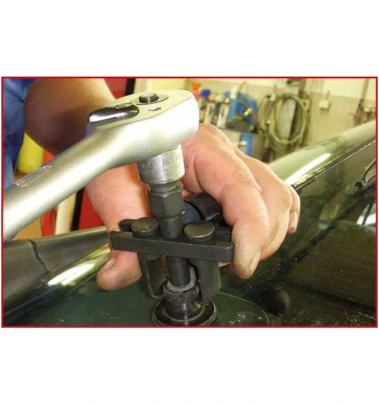 KS Tools Universal Scheibenwischarm-Abzieher 2-armig 7 KS Tools Universal Scheibenwischarm-Abzieher 2-armig – Bild 5